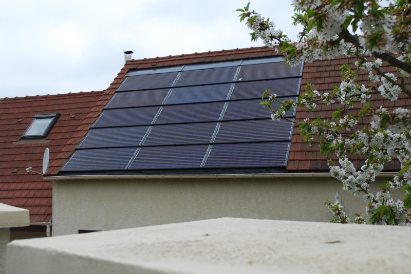 Installation solaire photovoltaïque à Breuil-Bois-Robert (Avril 2013)